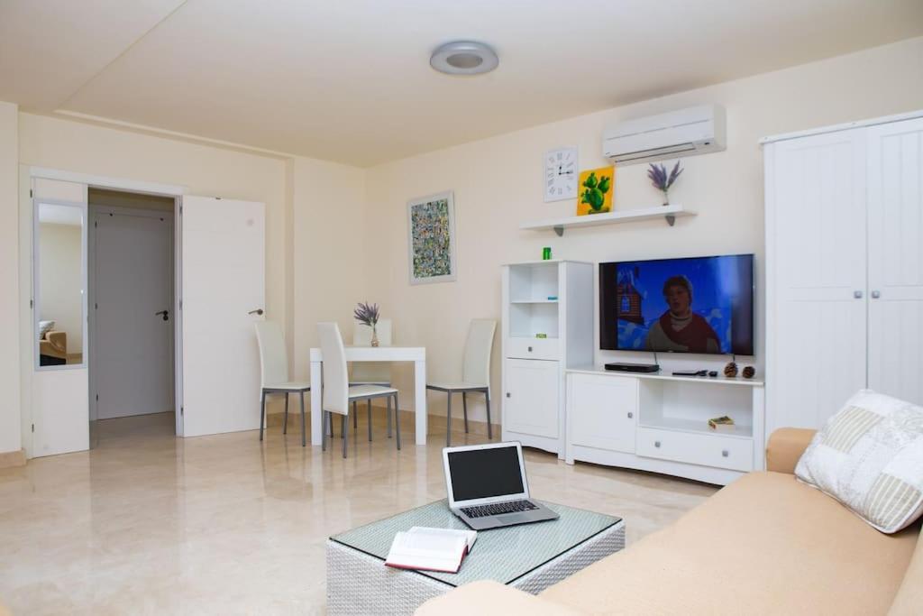 2 Bedrooms Apartment In Magnolia Golf Resort, La Caleta Costa Adeje  Eksteriør bilde
