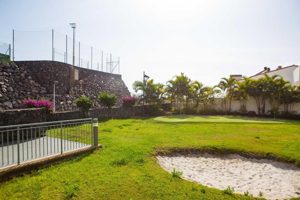 2 Bedrooms Apartment In Magnolia Golf Resort, La Caleta Costa Adeje  Eksteriør bilde