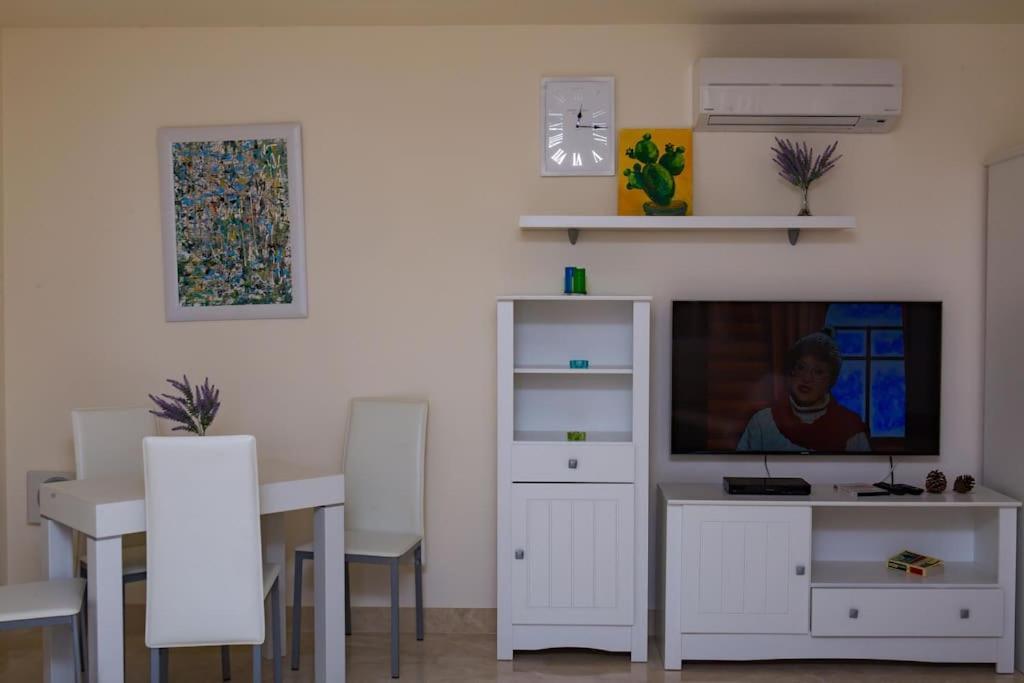2 Bedrooms Apartment In Magnolia Golf Resort, La Caleta Costa Adeje  Eksteriør bilde
