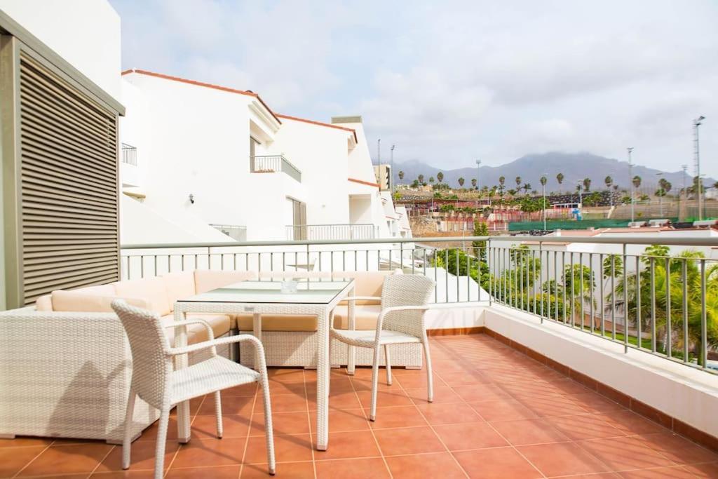 2 Bedrooms Apartment In Magnolia Golf Resort, La Caleta Costa Adeje  Eksteriør bilde