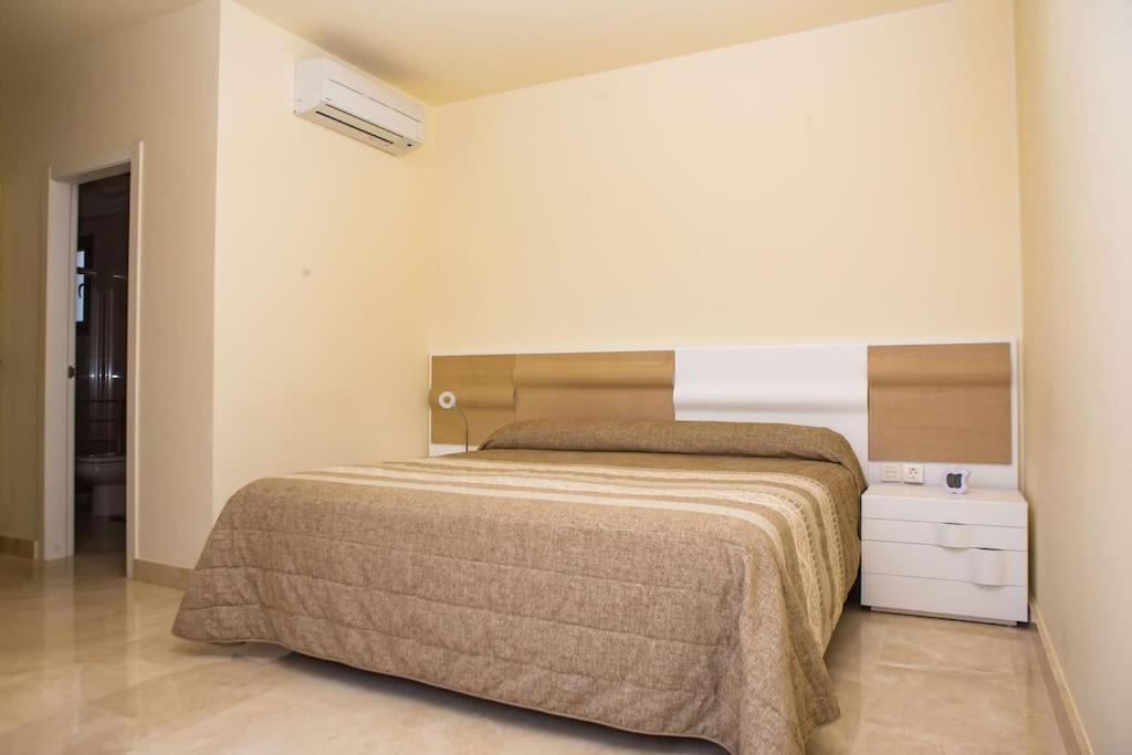 2 Bedrooms Apartment In Magnolia Golf Resort, La Caleta Costa Adeje  Eksteriør bilde
